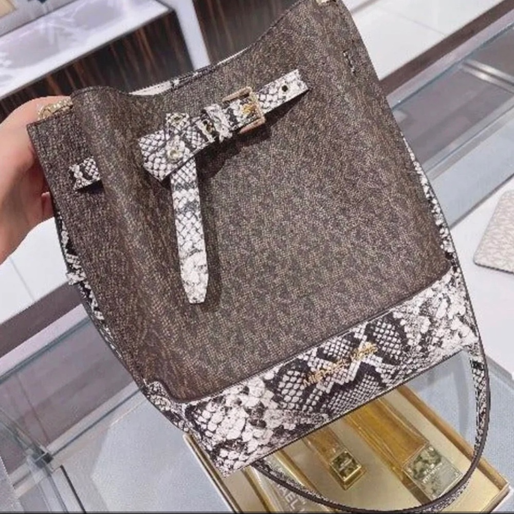 Michael Kors Natural Emilia Small Bucket Bag MSGR